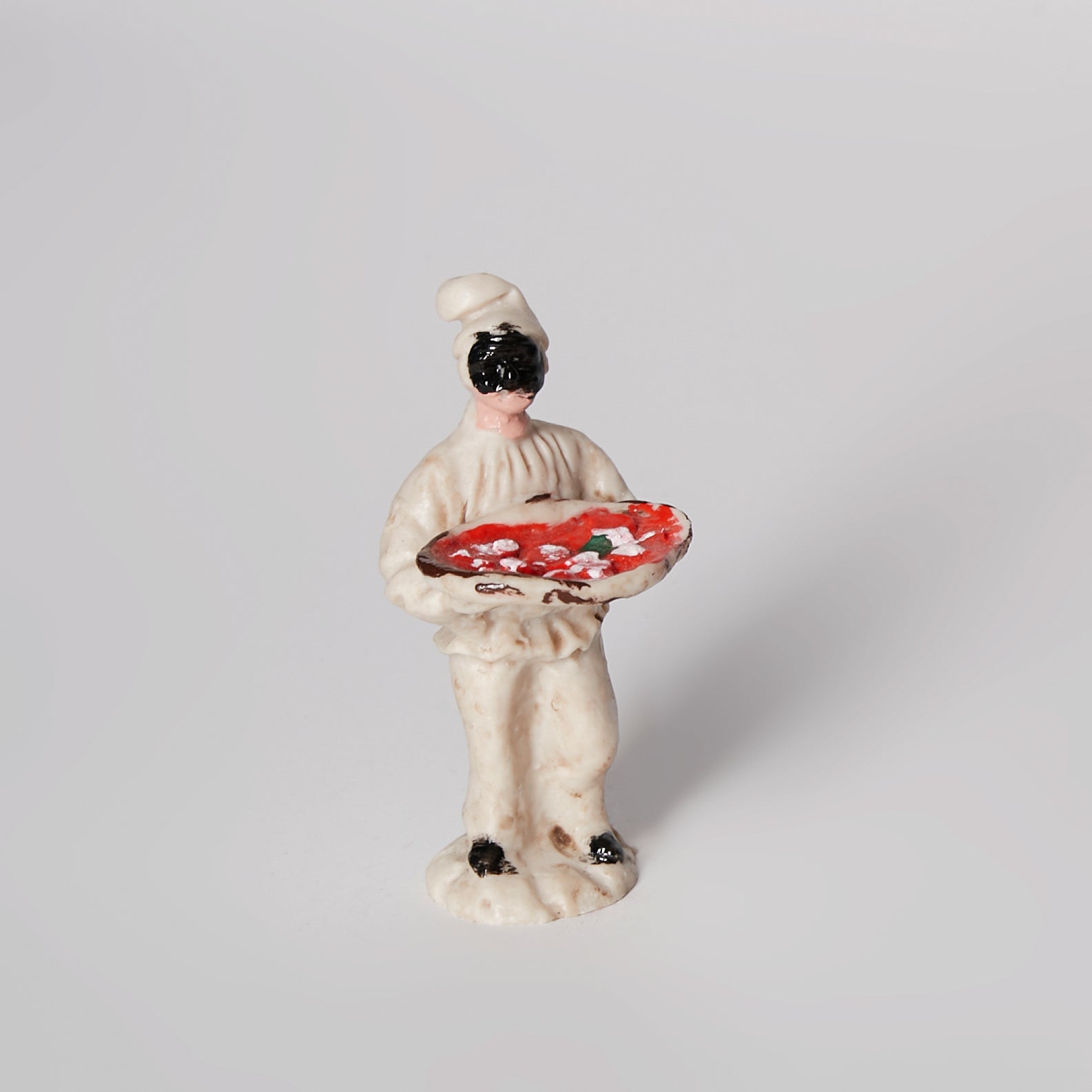 PULCINELLA STATUETTE WITH PIZZA